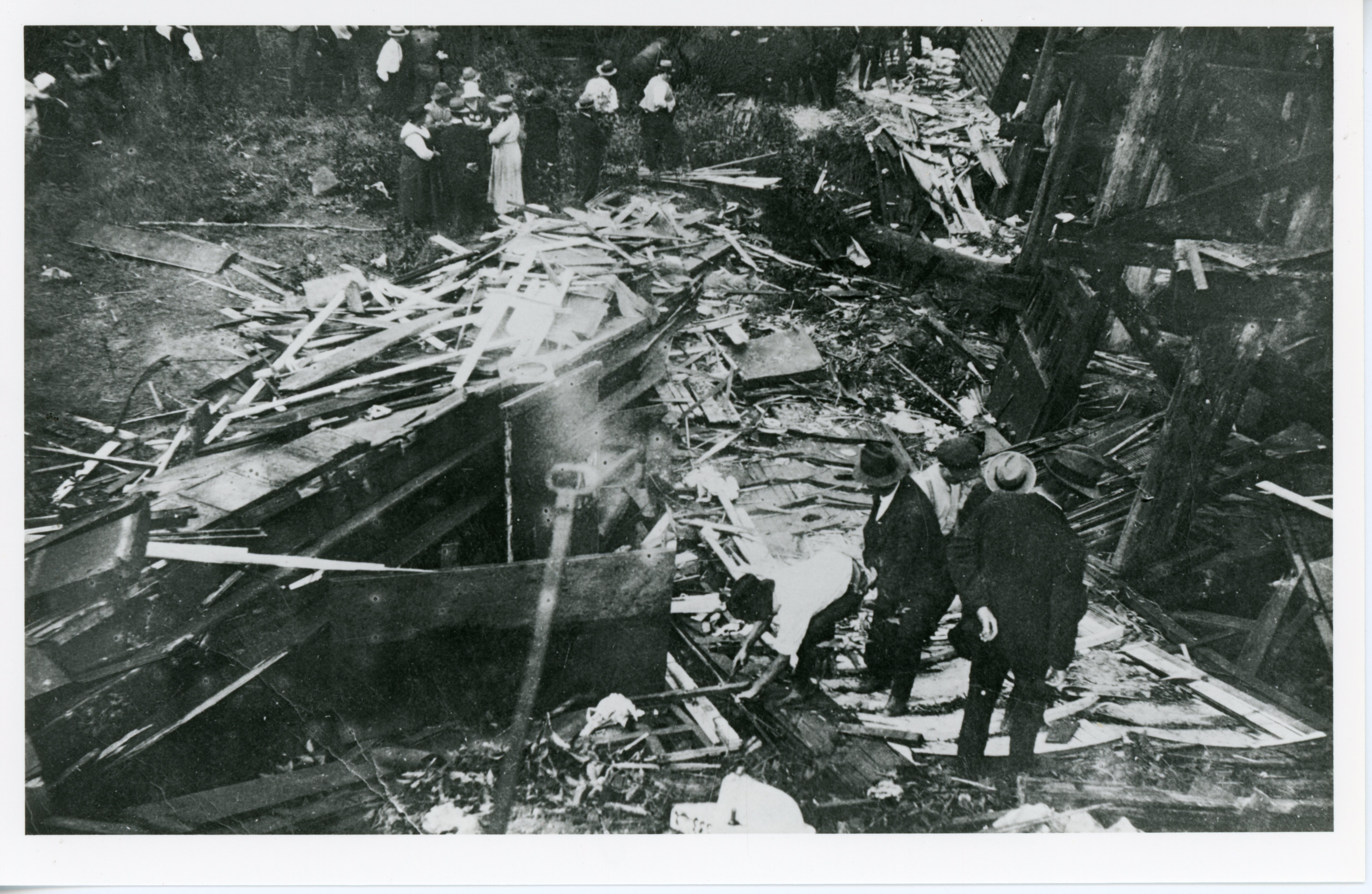 Rocky Mail Train disaster at Traveston 9 June 1925