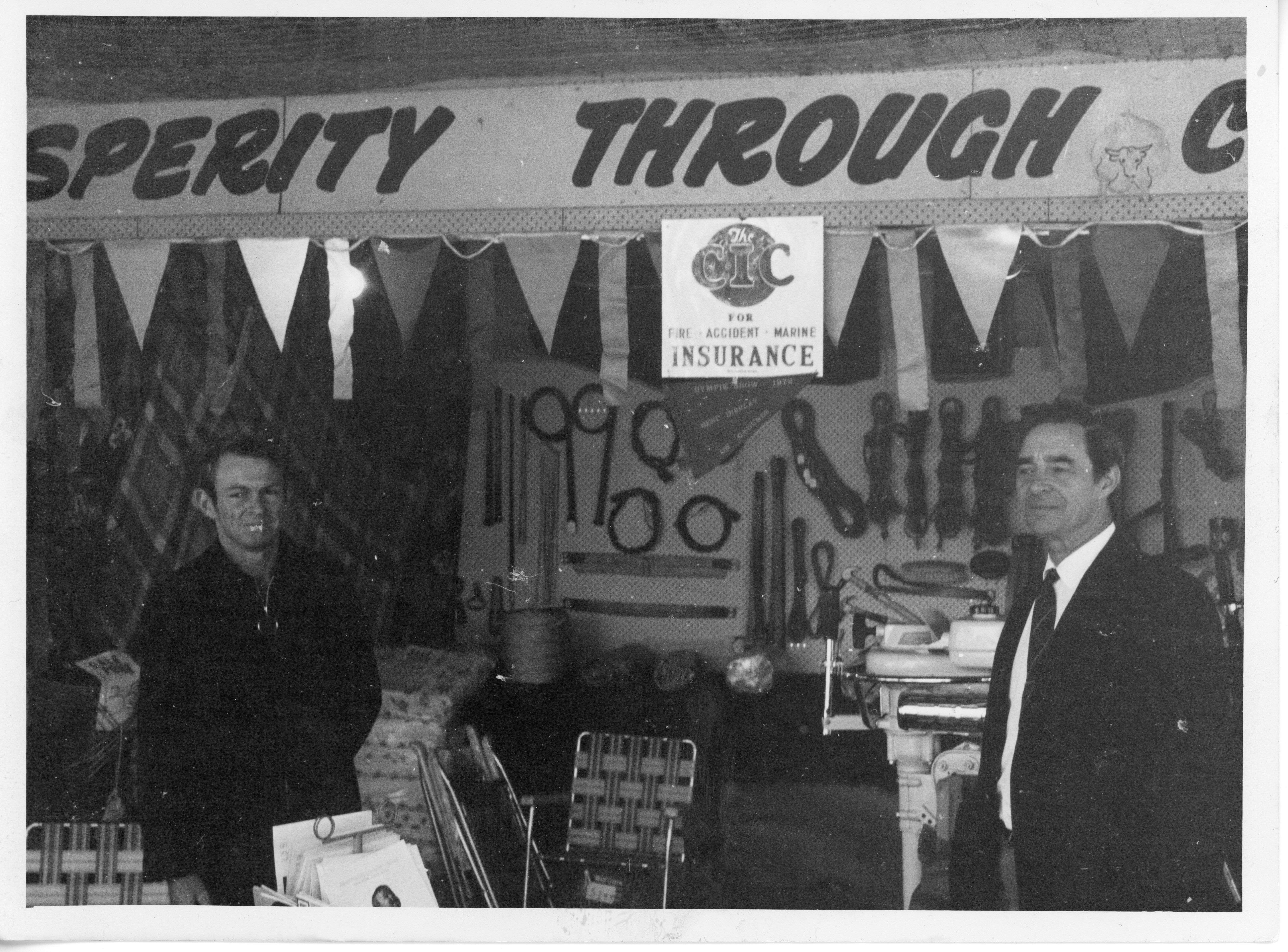 Farmer’s Co-operative Trading Society, Gympie Show Alfred Blake on left 1972