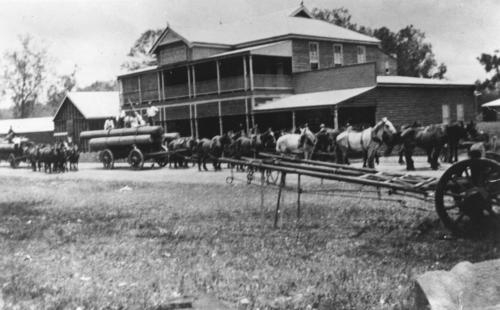 Hotel Woolooga, ca. 1920