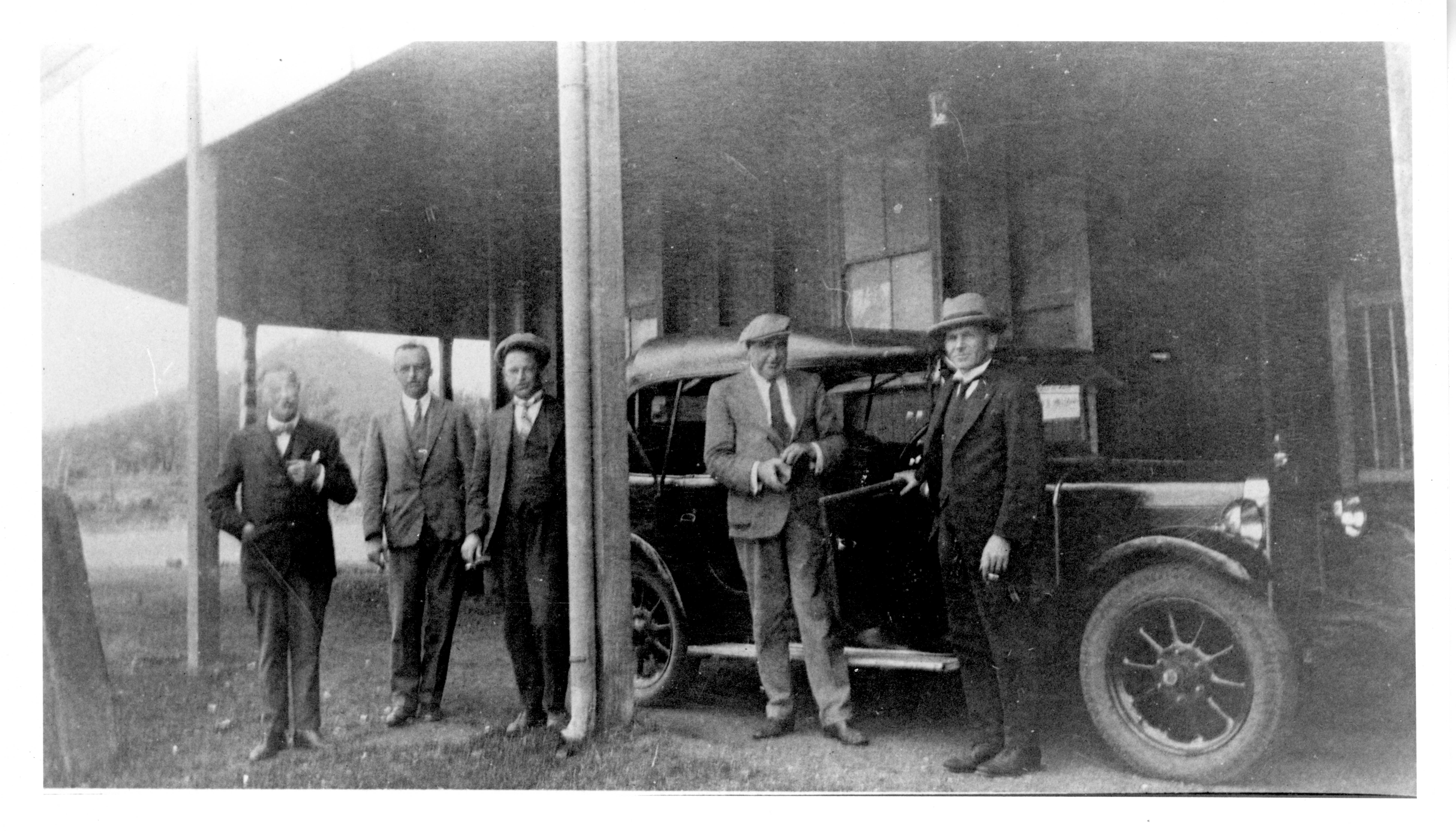Shareholders in Cinnabar Mining Co under the awning of Kilkivan Federal Hotel