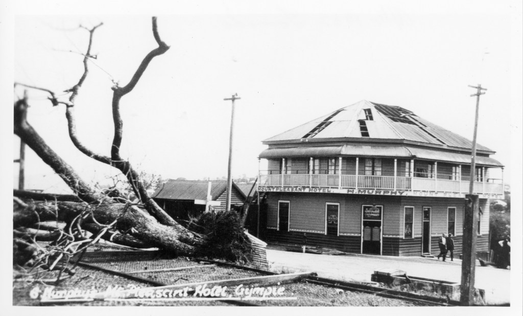 Mini tornado hits Gympie